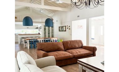 CASA EN VENTA EN COSTA ESMERALDA - DEPORTIVO 394