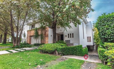 Casa de lujo en Las Lomas Club de Golf