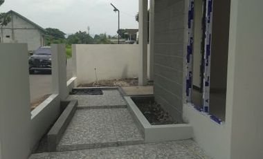 Rumah 2 Lantai di Sorogenen depan Bandara, 8 menit dari Transmart