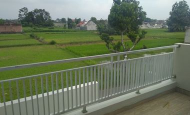 Rumah 2 Lantai di Sorogenen depan Bandara, 8 menit dari Transmart