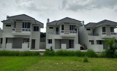 Rumah 2 Lantai di Sorogenen depan Bandara, 8 menit dari Transmart