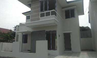 Rumah 2 Lantai di Sorogenen depan Bandara, 8 menit dari Transmart