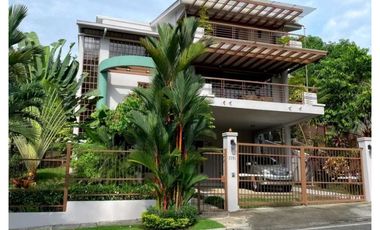 VENTA DE CASA EN CARDENAS VILLAGE 422M2