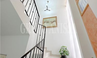 Oportunidad! Se Vende Hermosa Casa en Altos de Panamá