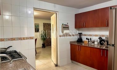 Oportunidad! Se Vende Hermosa Casa en Altos de Panamá
