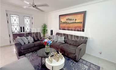 Oportunidad! Se Vende Hermosa Casa en Altos de Panamá
