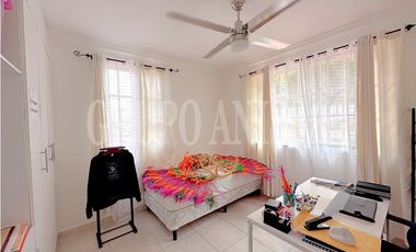 Oportunidad! Se Vende Hermosa Casa en Altos de Panamá