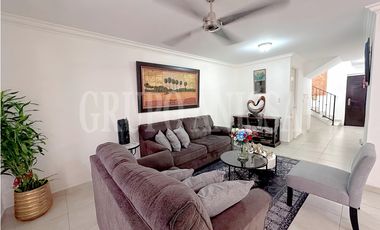 Oportunidad! Se Vende Hermosa Casa en Altos de Panamá