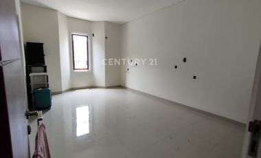 Rumah Baru Renov Di Main Road Sejahtera Bandung