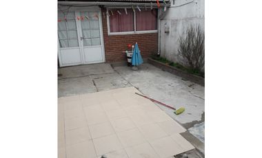 CASA RECICLADA 3 amb + Quincho GGE 3 BAÑOS LAV PATIO LOZA TERRAZA