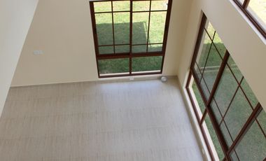 CASA SENDEROS CAMINO DE CRUCES CLAYTON MODELO TOPACIO