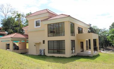 CASA SENDEROS CAMINO DE CRUCES CLAYTON MODELO TOPACIO