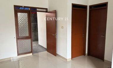 Rumah Lingkungan Asri Dan Strategis Dekat Summarecon Bandung