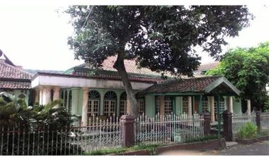 Dijual Rumah beserta 8 ruko lokasi Pagaden Subang tanah cukup luas Luas Tanah: 4767 m2