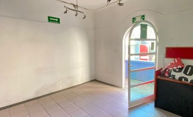 CASA EN VENTA O RENTA CON USO DE SUELO EN GUADALUPE INN
