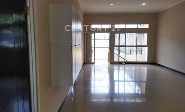 Rumah Terawat Setiabudi Regency Modern Minimalis