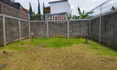 Rumah Terawat Setiabudi Regency Modern Minimalis