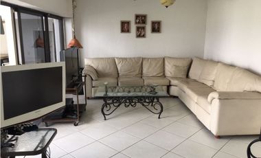 CASA EN VENTA A ORILLA DEL LAGO 