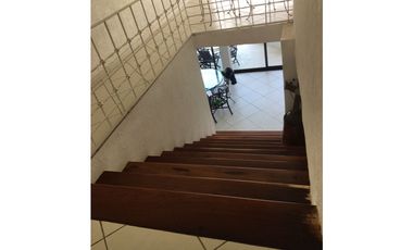 CASA EN VENTA A ORILLA DEL LAGO 