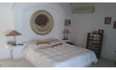CASA EN VENTA A ORILLA DEL LAGO 