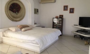 CASA EN VENTA A ORILLA DEL LAGO 