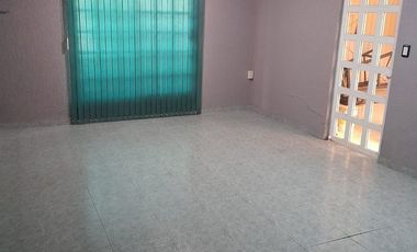 Casa en venta en Nezahualcóyotl, Estado de México