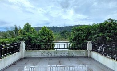 Dijual/Disewa Rumah Shangrilla 2 Lantai View Danau Type 220/617 m2 - Batam
