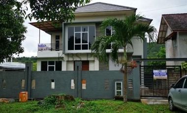 Dijual/Disewa Rumah Shangrilla 2 Lantai View Danau Type 220/617 m2 - Batam