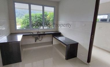 Dijual/Disewa Rumah Shangrilla 2 Lantai View Danau Type 220/617 m2 - Batam