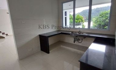 Dijual/Disewa Rumah Shangrilla 2 Lantai View Danau Type 220/617 m2 - Batam