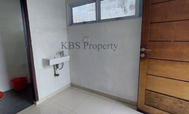 Dijual/Disewa Rumah Shangrilla 2 Lantai View Danau Type 220/617 m2 - Batam