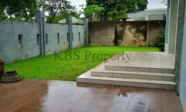 Dijual/Disewa Rumah Shangrilla 2 Lantai View Danau Type 220/617 m2 - Batam