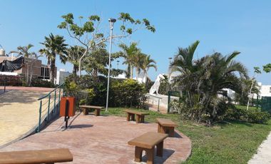 Casa en venta 4 recámaras una en P.B. Fracc. Palmas Green, Medellín de Bravo,Ver