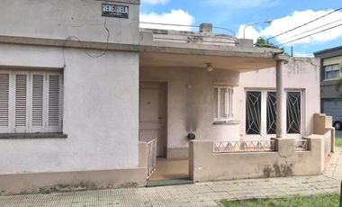 Casa 4 Amb. En Venta - Ramos Mejia