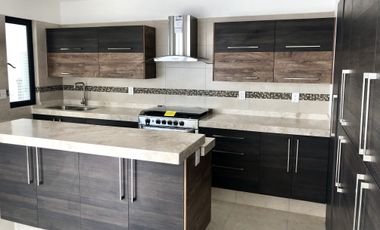 PRECIOSA FRENTE A AREA VERDE 3Rec+Sala Tv+Estudio+Vestidor+Terraza+Jardin+2.5 B