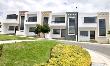 PRECIOSA FRENTE A AREA VERDE 3Rec+Sala Tv+Estudio+Vestidor+Terraza+Jardin+2.5 B