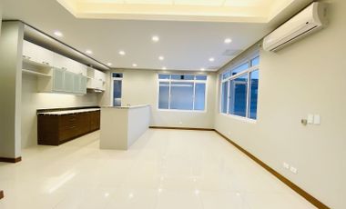 5BR Townhouse For Rent at Lindenwood Place near Cloverleaf Quezon City