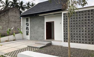 RUMAH SIAP HUNI DESAIN MILENIAL TANAH LUAS DI PAKEM