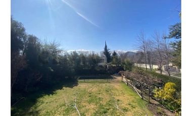 VENTA AMPLIA Y LUMINOSA CASA EN LOS TRAPENSES