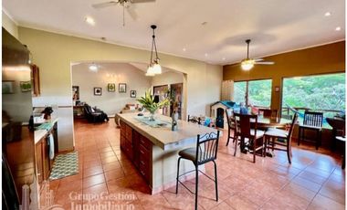 VENTA CASA EN ALTOS DEL MARIA  CV