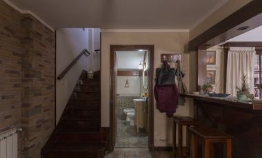 Casa Cuatro Dormitorios Dos Baños Y Local Comecial En Esquina