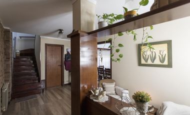 Casa Cuatro Dormitorios Dos Baños Y Local Comecial En Esquina