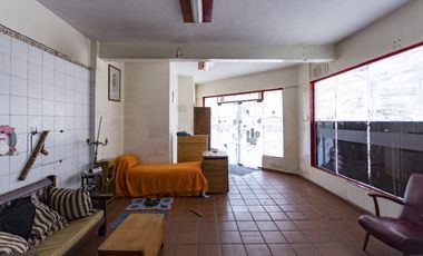 Casa Cuatro Dormitorios Dos Baños Y Local Comecial En Esquina