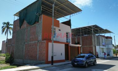 Casa Exclusiva En Venta Ubicada En La Urb. Las Palmeras Area 123.00 M2 Precio $155.000