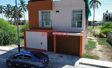 Casa Exclusiva En Venta Ubicada En La Urb. Las Palmeras Area 123.00 M2 Precio $155.000