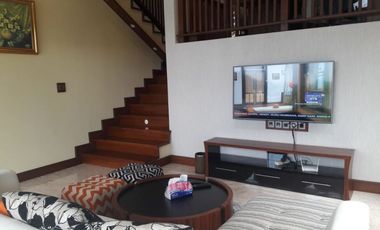 Villa Daerah Ciumbuleuit Bandung Jauh Dari Kebisingan Bagus Buat Investasi