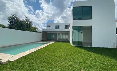 Casa en Venta Mérida, con 480m2, entrega inmediata, San Diego Cutz, 4 habits