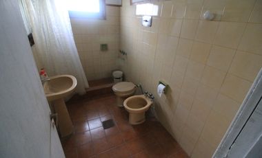 CASA · 5 amb · departamento y local · esquina N°1