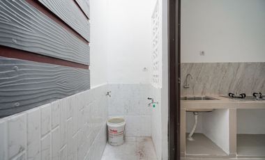 Rumah 10 Menit ke Summarecon Mall Bekasi Siap Huni Dibantu KPR J-38188