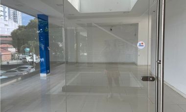Se alquila local comercial ubicado en Bella Vista. (SG)